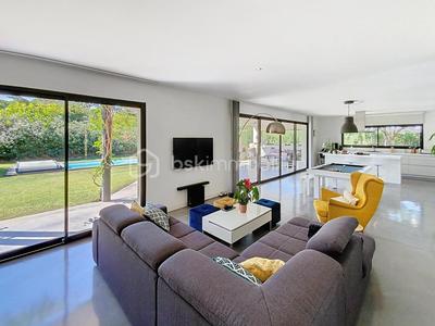 Maison - 168 m² - 5 pièces