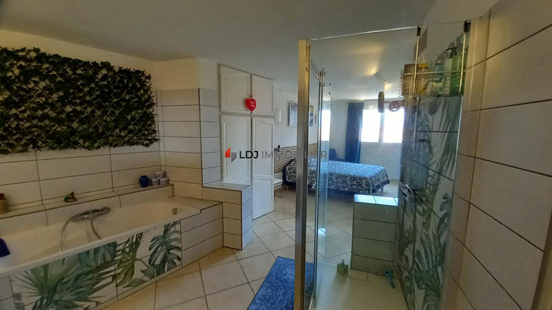 Maison - 179 m² - 8 pièces