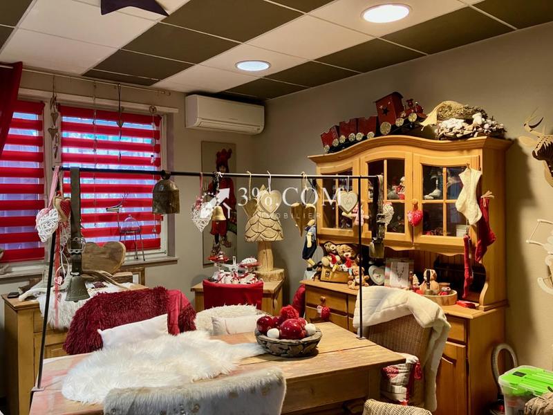 Maison - 225 m² - 8 pièces