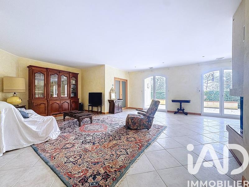 Maison - 222 m² - 5 pièces