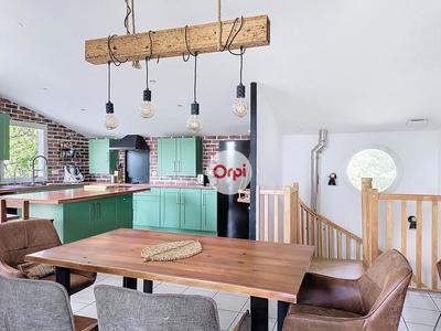 Maison - 137 m² - 5 pièces