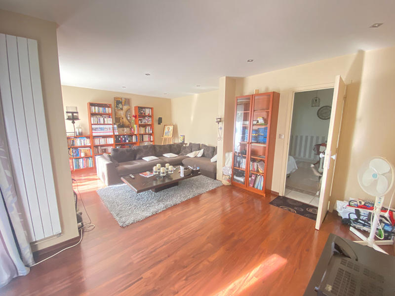 Maison - 295 m² - 13 pièces