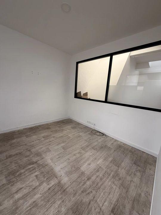 Bureau - 326 m² - 20 pièces