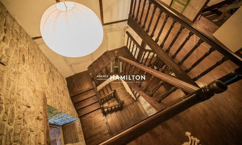 Propriété - 378 m² - 10 pièces