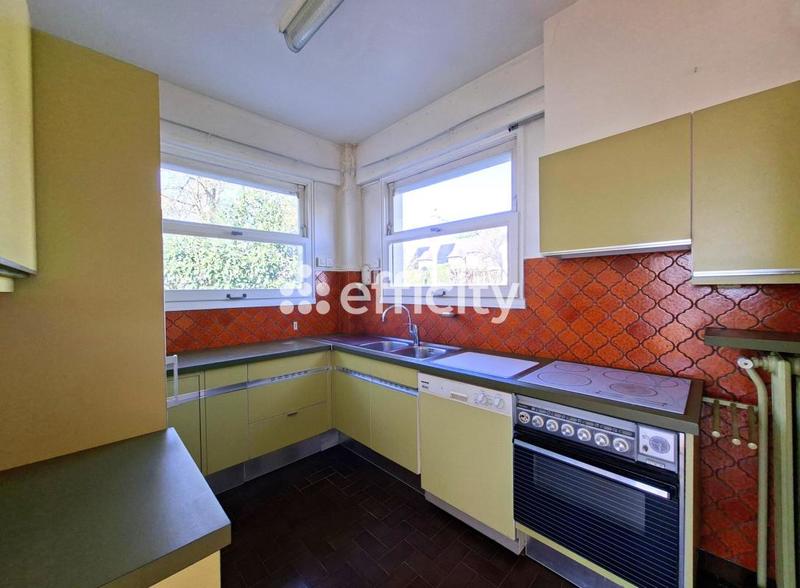 Maison - 181 m² - 7 pièces