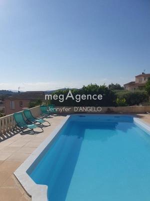 Maison - 249 m² - 6 pièces