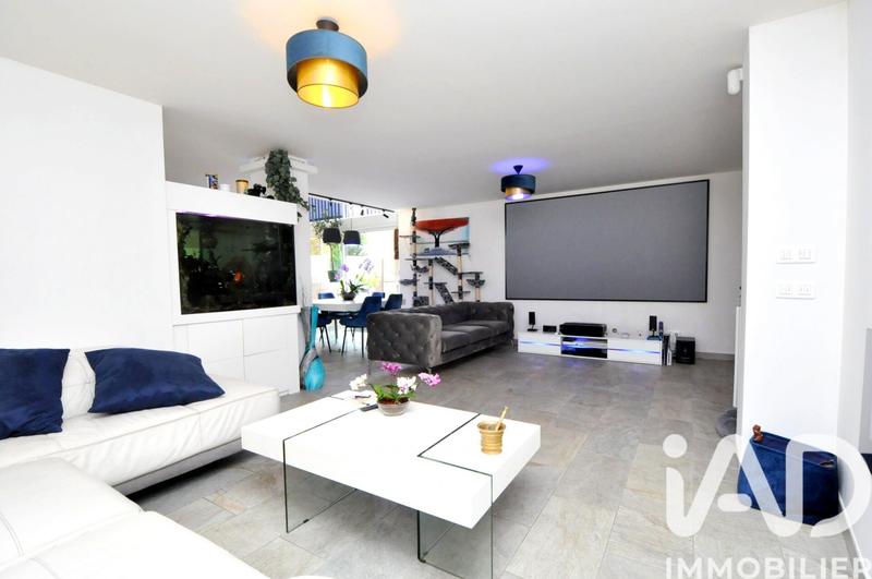 Maison - 194 m² - 7 pièces