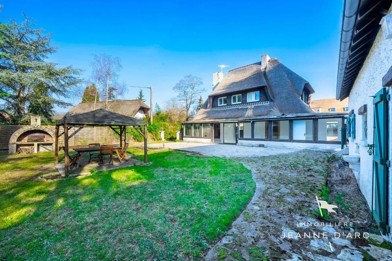 Propriété - 260 m² - 10 pièces