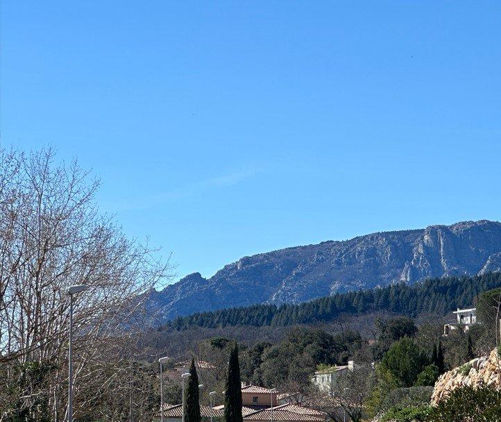 Villa - 212 m² - 6 pièces