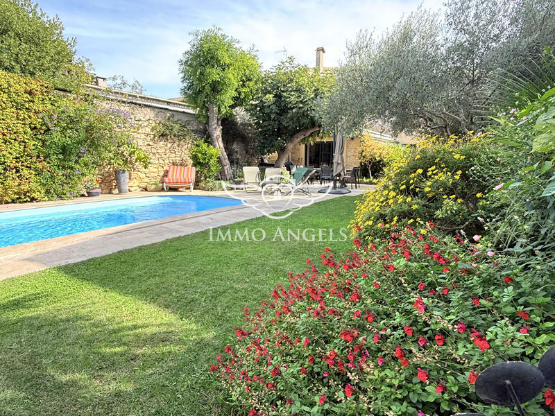 Maison ancienne - 261 m² - 8 pièces