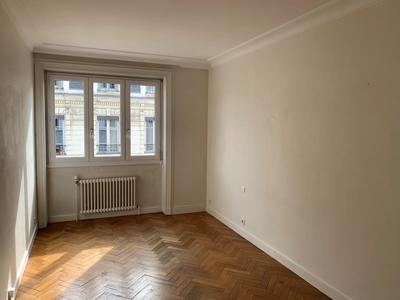 Appartement - 120 m² - 5 pièces