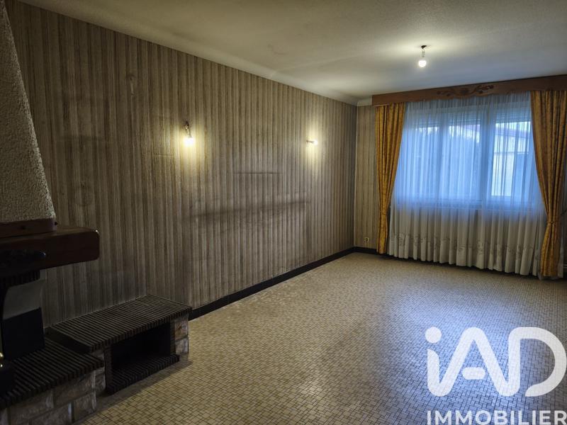 Maison - 233 m² - 7 pièces