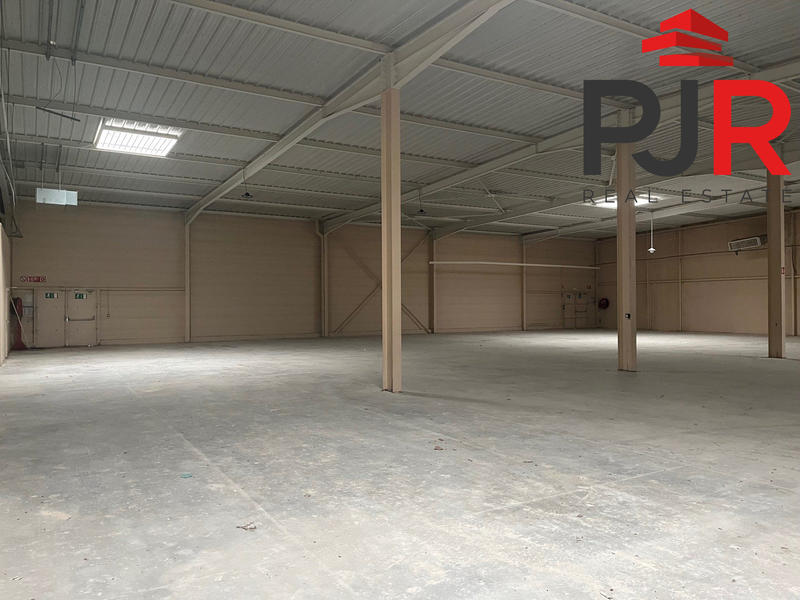 Local d'activités - 1 194 m²