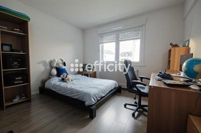 Maison - 95 m² - 6 pièces