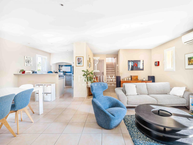 Maison traditionnelle - 98 m² - 4 pièces