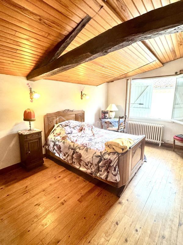 Maison ancienne - 202 m² - 9 pièces