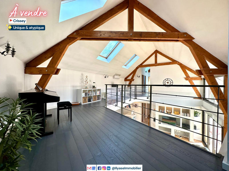 Maison - 273 m² - 8 pièces