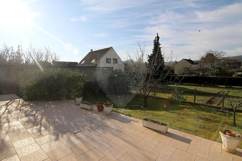 Maison - 137 m² - 6 pièces
