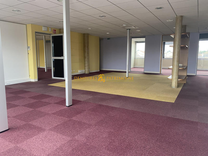 Bureau - 300 m²