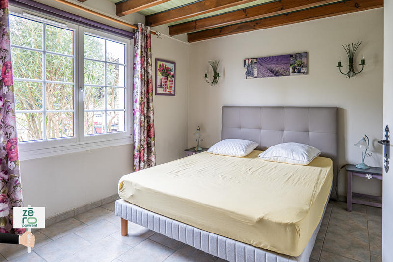 Maison - 240 m² - 10 pièces