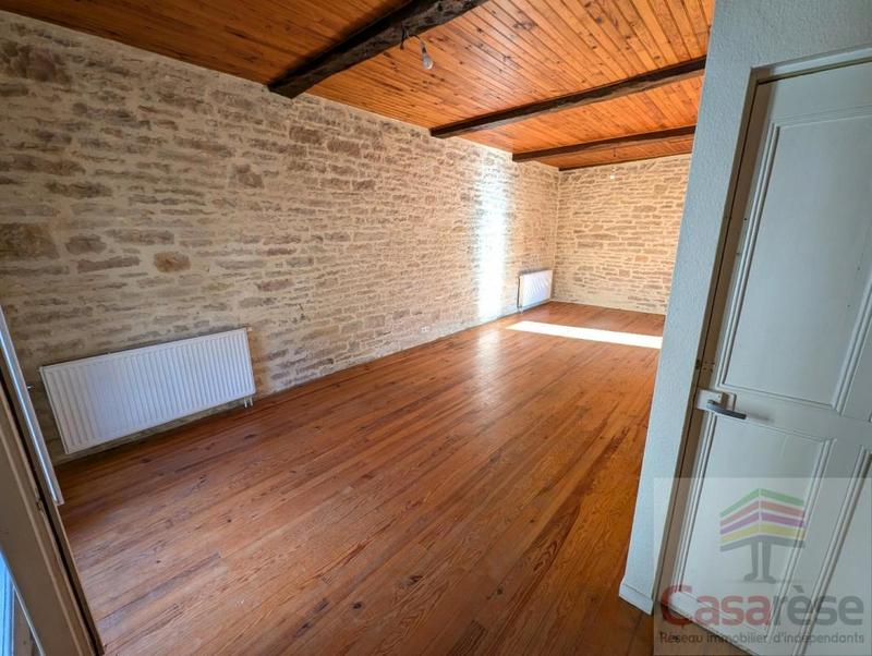 Maison en pierre - 79 m² - 3 pièces