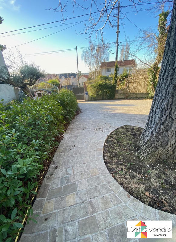 Maison - 143 m² - 7 pièces