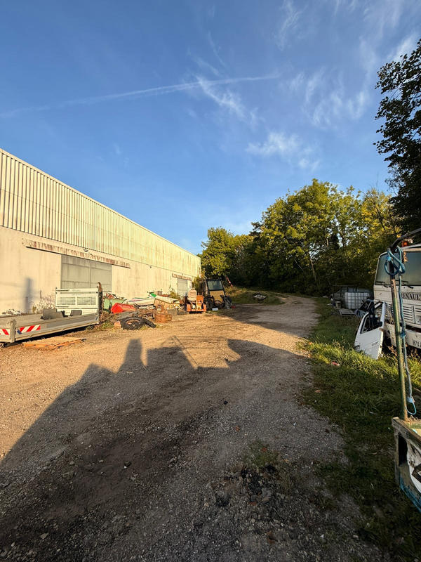 Parking / Garage - 980 m²