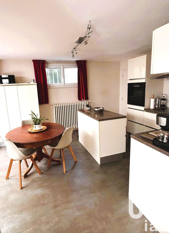 Maison - 210 m² - 6 pièces