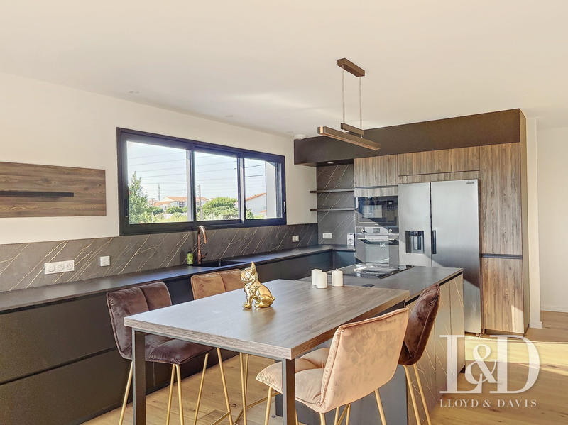 Villa - 216 m² - 5 pièces