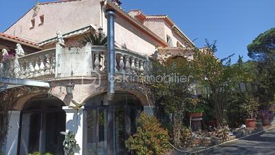 Villa - 251 m² - 8 pièces