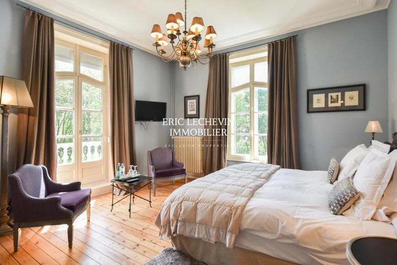 Château - 495 m² - 13 pièces