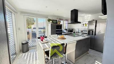 Maison - 93 m² - 4 pièces