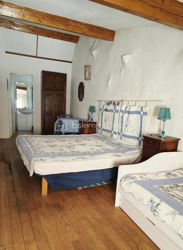 Maison en pierre - 204 m² - 9 pièces