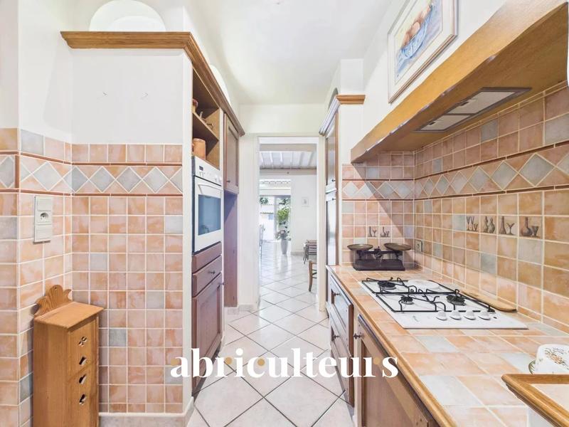 Maison - 94 m² - 5 pièces