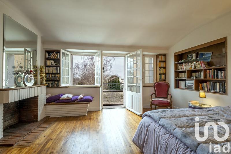 Maison - 370 m² - 9 pièces