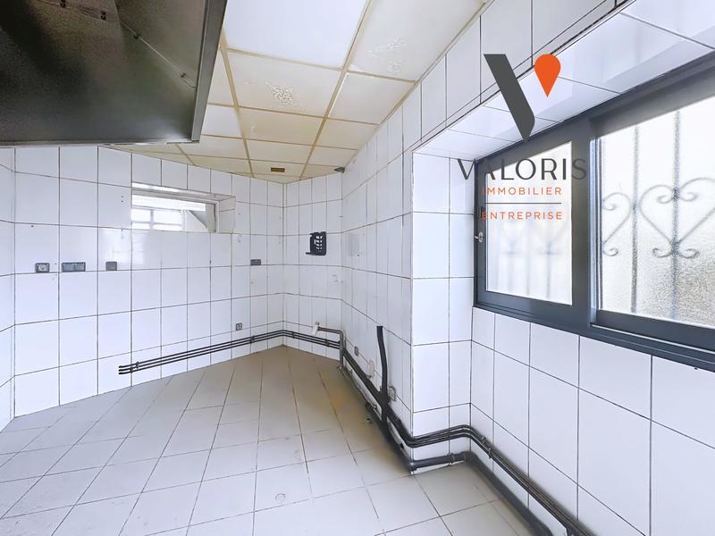 Local commercial - 216 m²