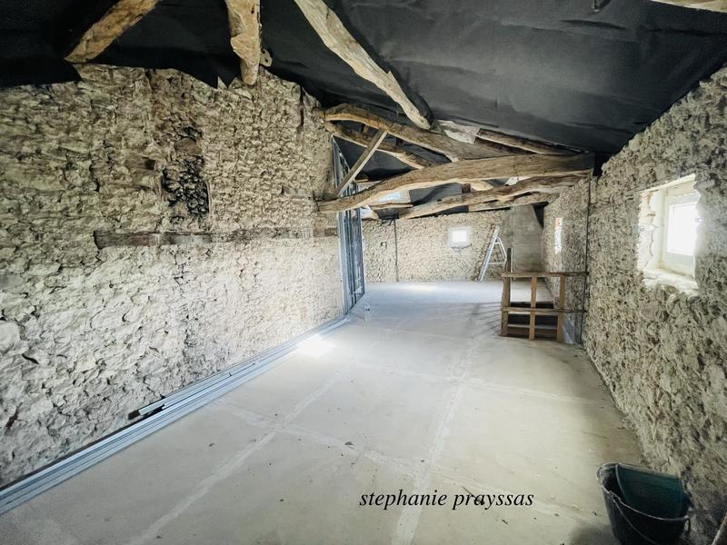 Maison - 150 m² - 2 pièces