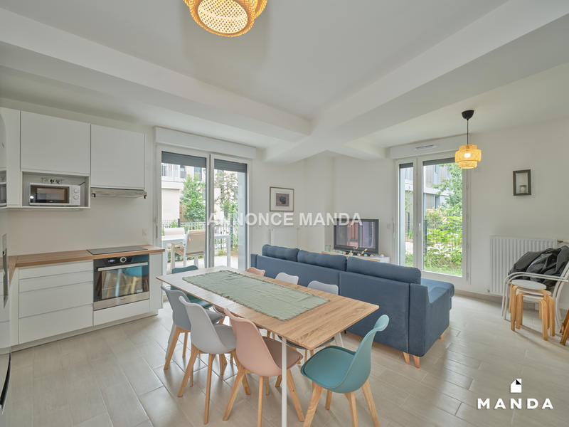 Chambre - 14 m² - 5 pièces