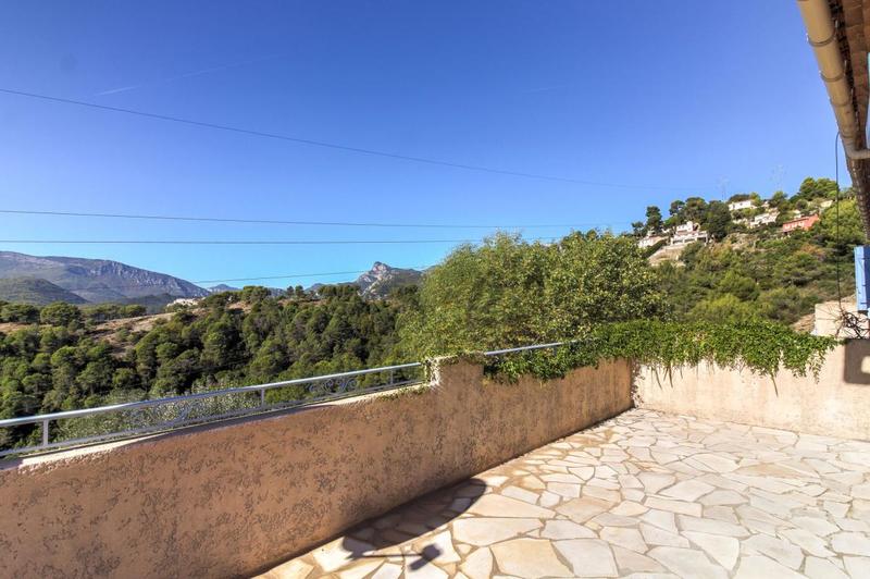 Maison - 90 m² - 3 pièces