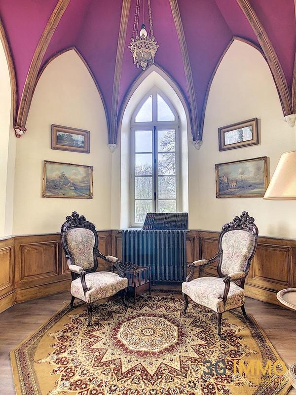 Château - 2 000 m² - 22 pièces