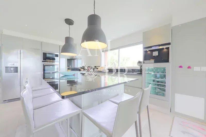 Maison - 291 m² - 8 pièces