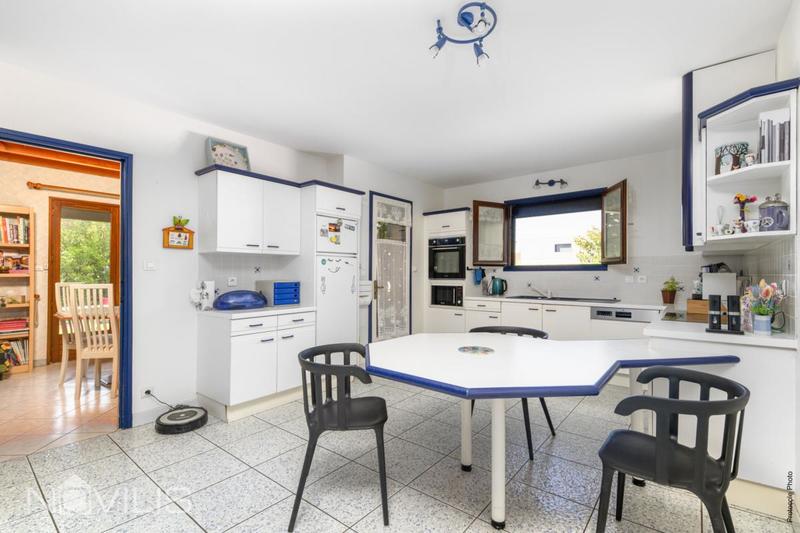 Maison - 215 m² - 9 pièces