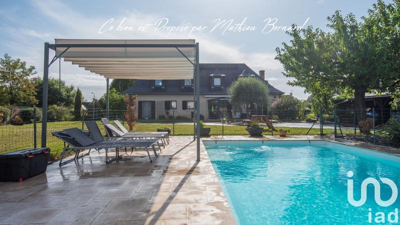 Maison - 214 m² - 9 pièces