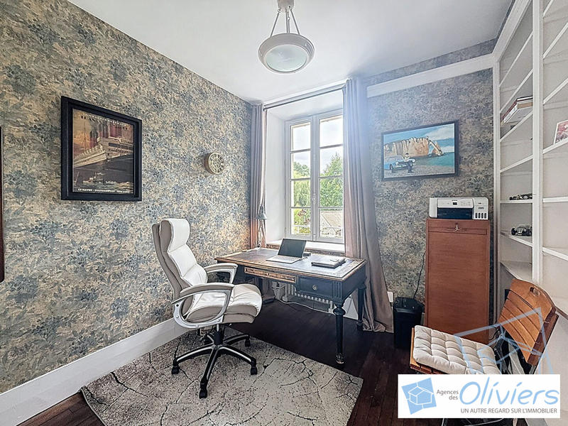 Maison - 312 m² - 11 pièces