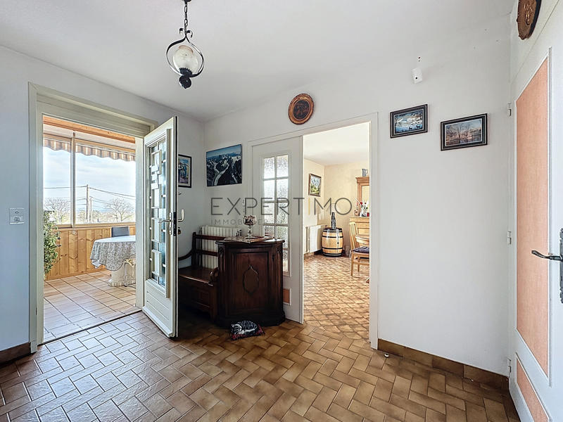 Propriété - 220 m² - 9 pièces