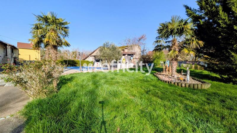 Maison - 413 m² - 8 pièces