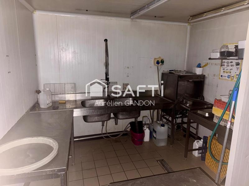 Local commercial - 240 m² - 10 pièces