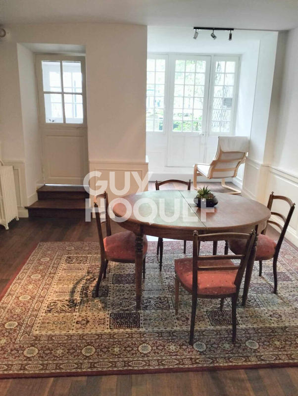 Maison - 225 m² - 7 pièces