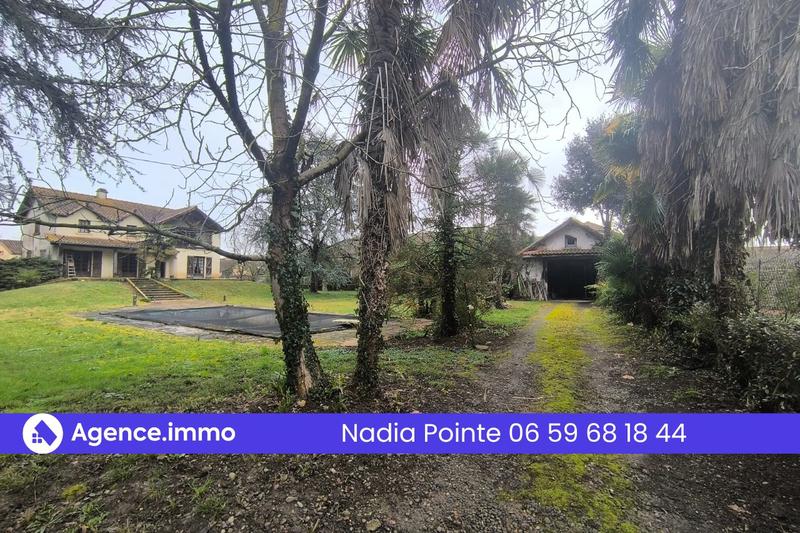 Maison traditionnelle - 147 m² - 8 pièces