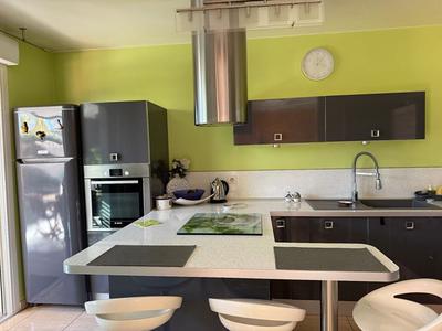 Appartement - 82 m² - 3 pièces